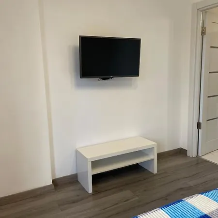 On Pishonivs'ka Apartment *