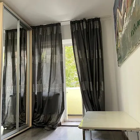 Apartment On Pishonivs'ka *