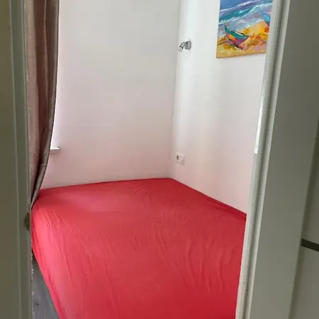On Pishonivs'ka Apartment *