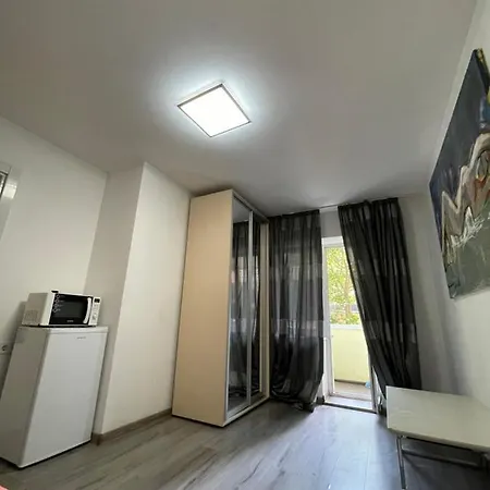 On Pishonivs'ka Apartment Odesa